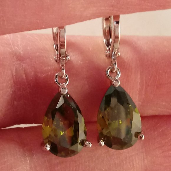 18K White Gold Filled Peridot Olive Green Pear Diamond Zircon Dangle Earrings - Picture 2 of 7